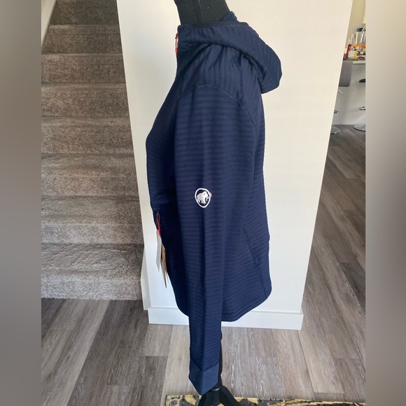 Mammut Light Hooded Jacket - Picture 3 of 7